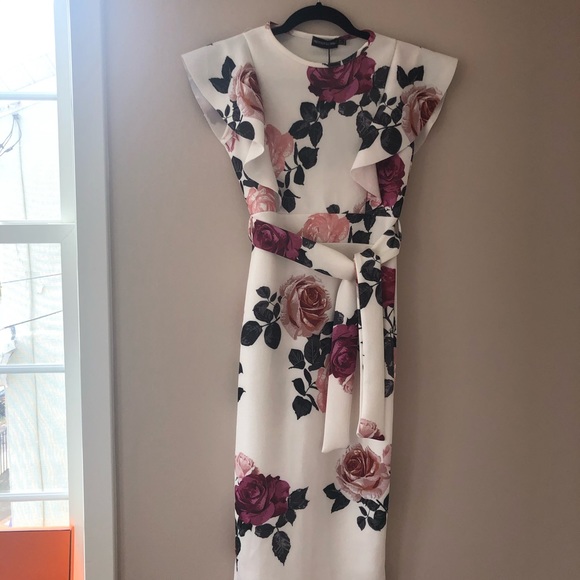 Floral Midi Dress by Pretty Little Thing - Picture 3 of 6